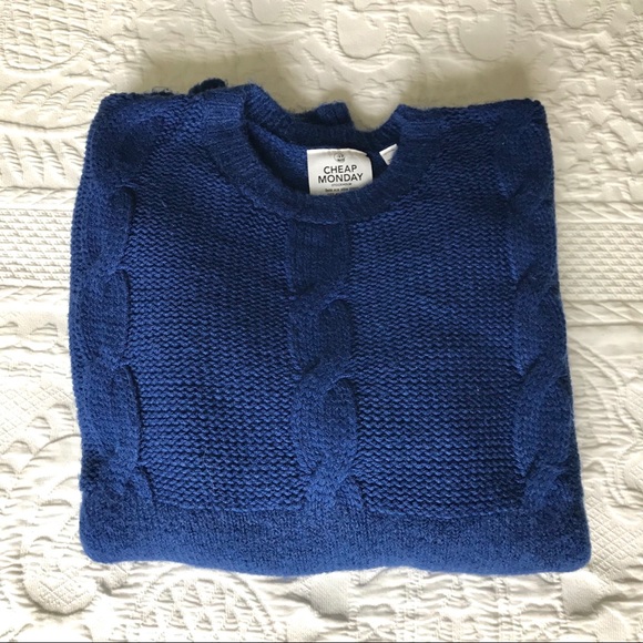Cheap Monday medium sized sweater - Picture 2 of 3